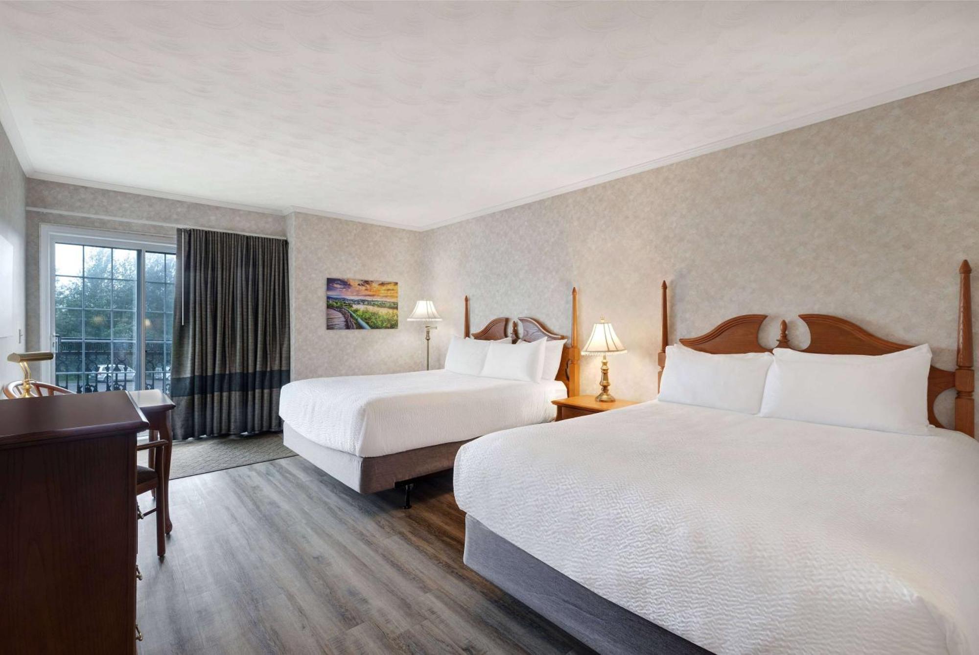 Days Inn By Wyndham Эдмундстон Экстерьер фото