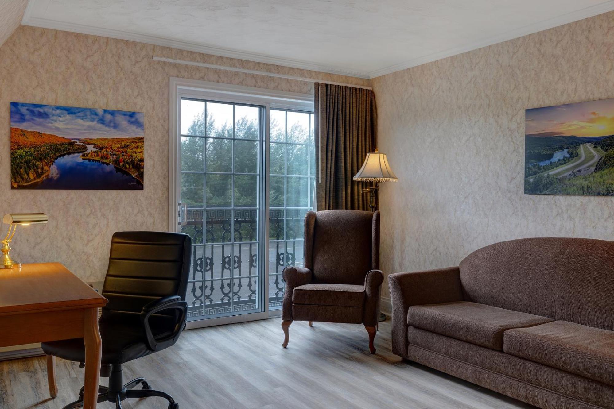Days Inn By Wyndham Эдмундстон Экстерьер фото
